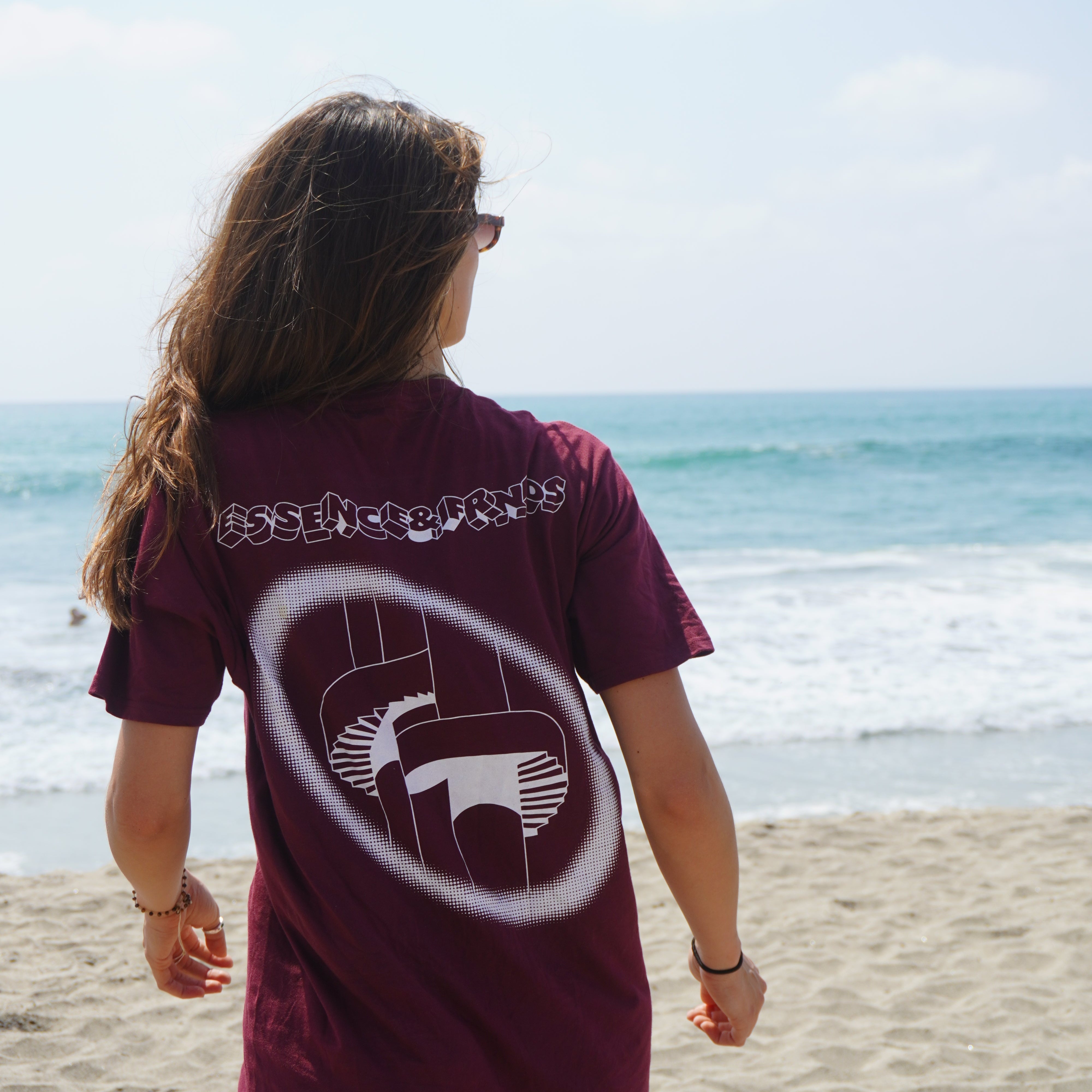 Playera roja Brutalist Loop — Sn's & F — Lifestyle
