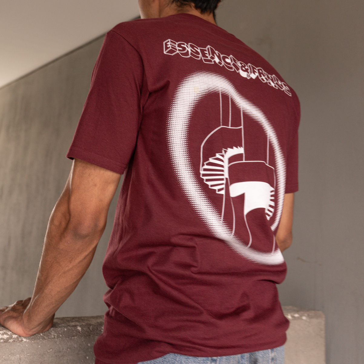Playera roja Brutalist Loop — Sn's & F — Vista completa