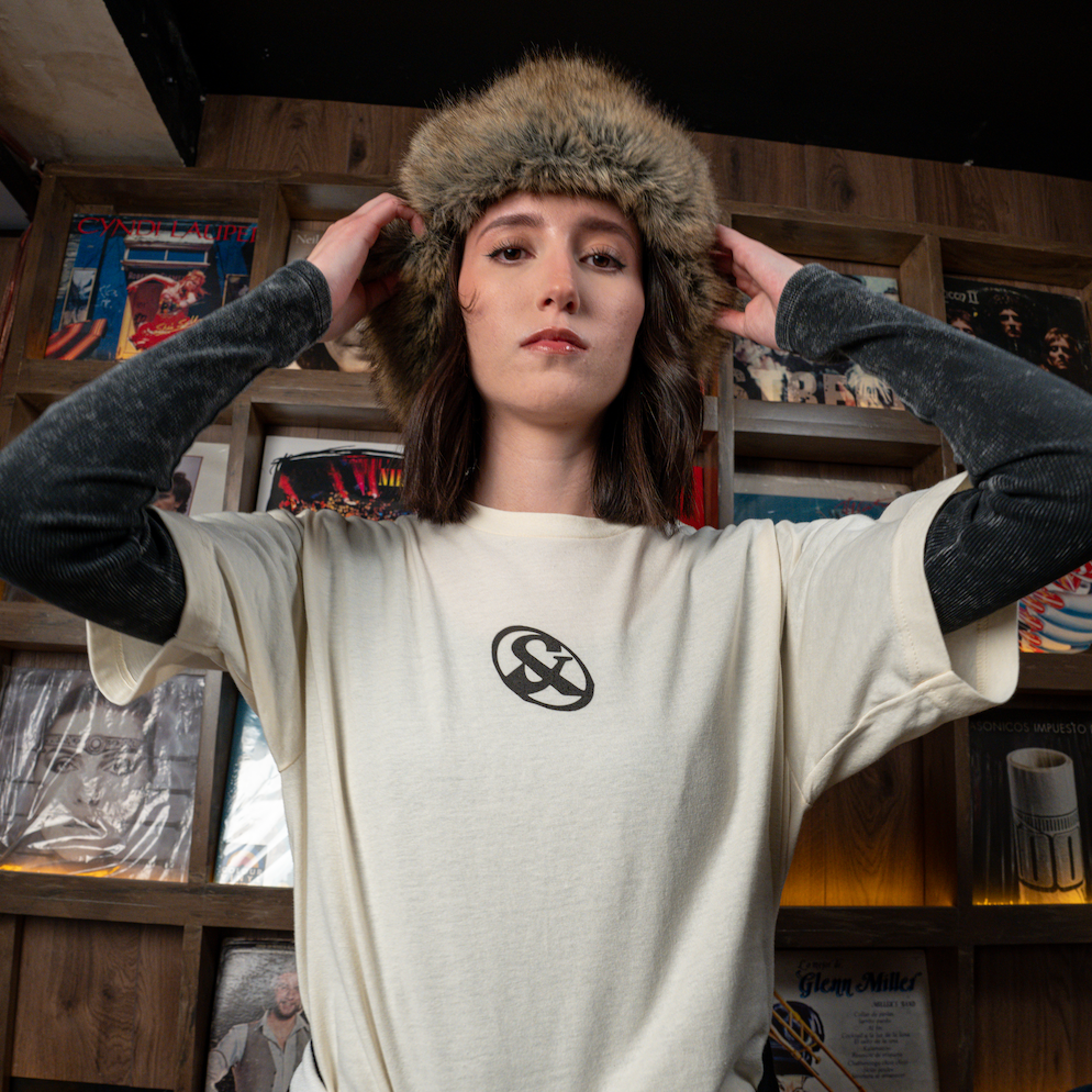 Playera beige Creative Ops — Sn's & F — Lifestyle