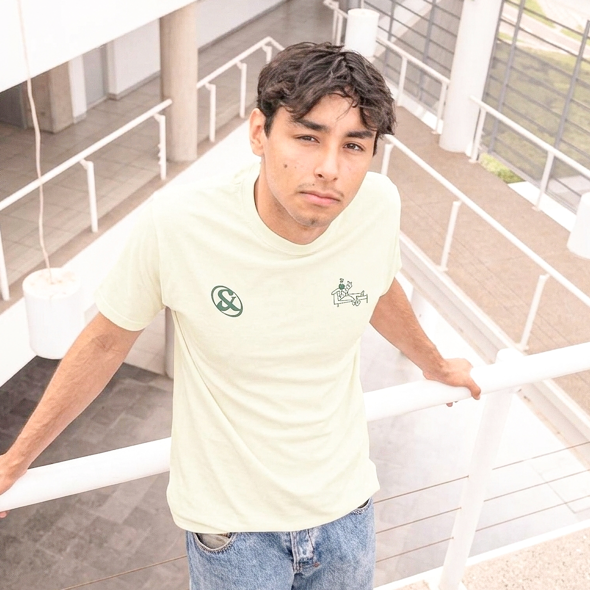 Playera beige Mind Brew — Sn's & F — Lifestyle