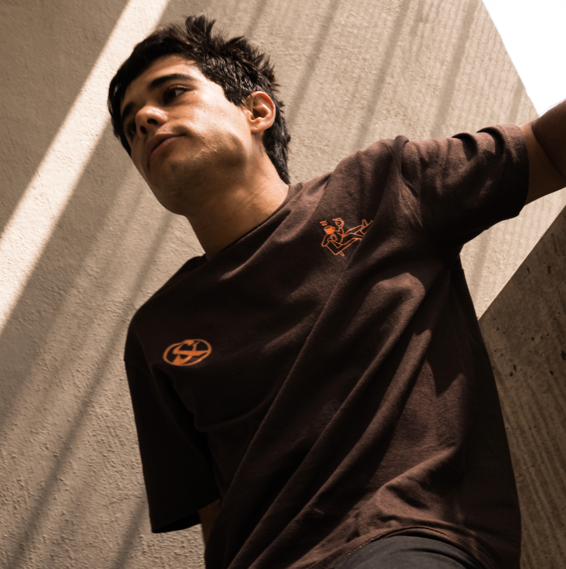 Playera café Mind Brew — Sn's & F — Detalle
