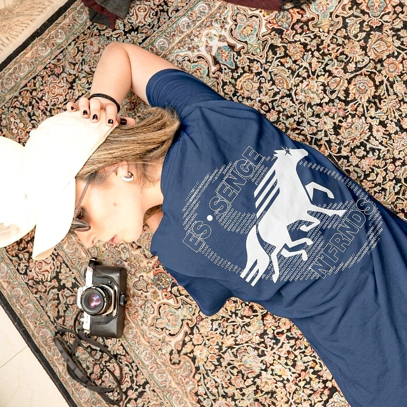 Playera azul marino Bullseye — Sn's & F — Lifestyle