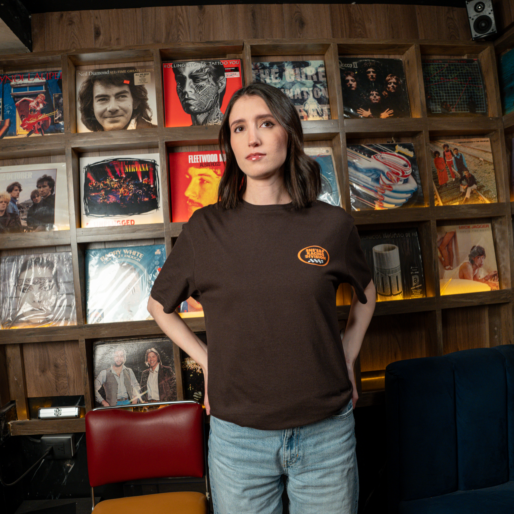 Playera café Tiger Racing — Sn's & F — Detalle